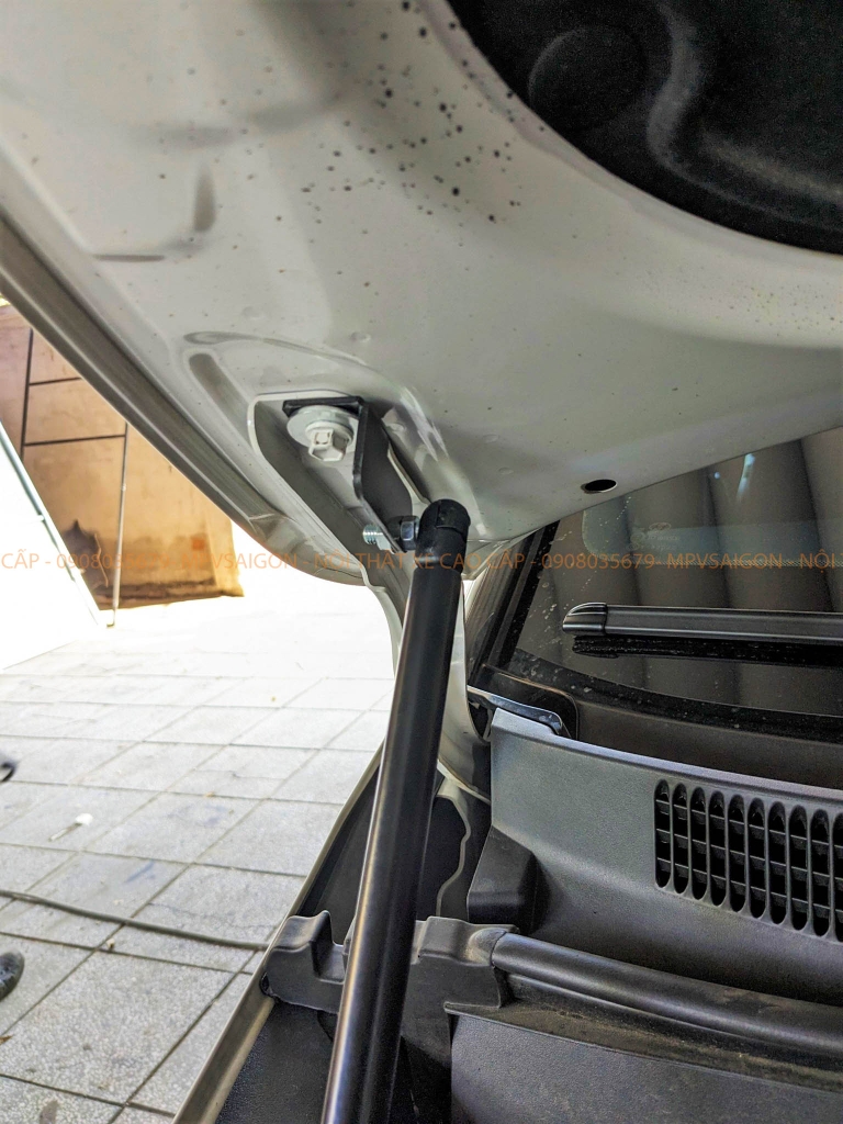 Ty chống nắp capo Hyundai Custin