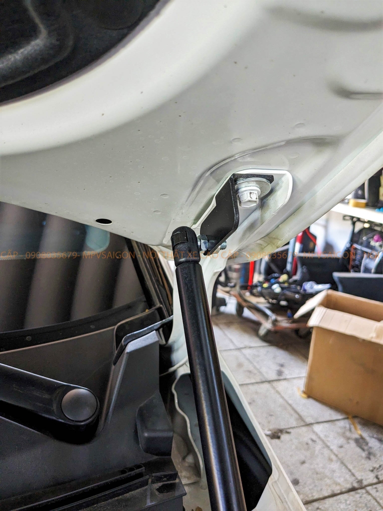 Ty chống nắp capo Hyundai Custin