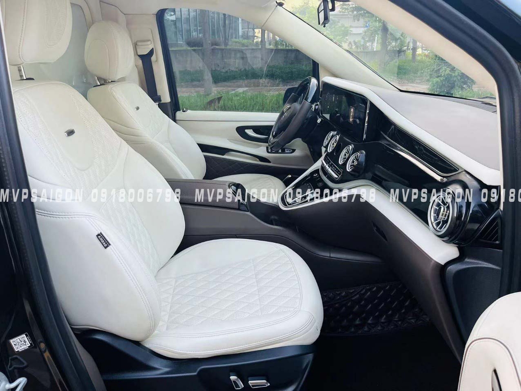 Vách ngăn thương gia Mercedes Benz V250