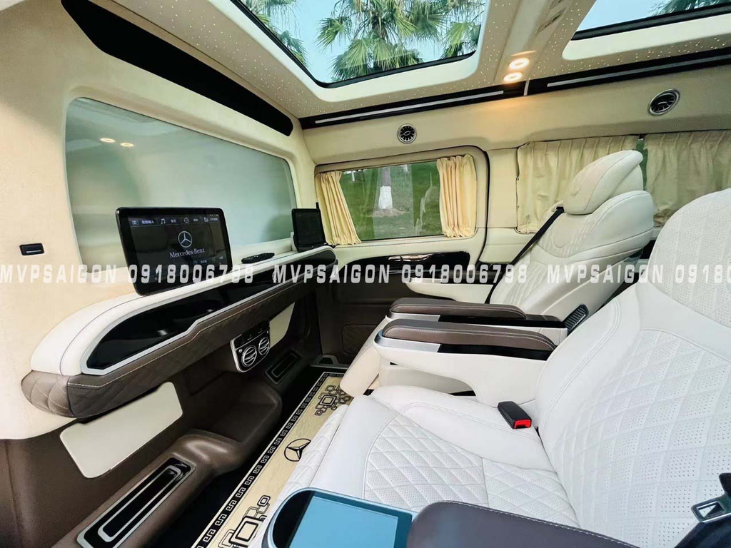 Vách ngăn thương gia Mercedes Benz V250