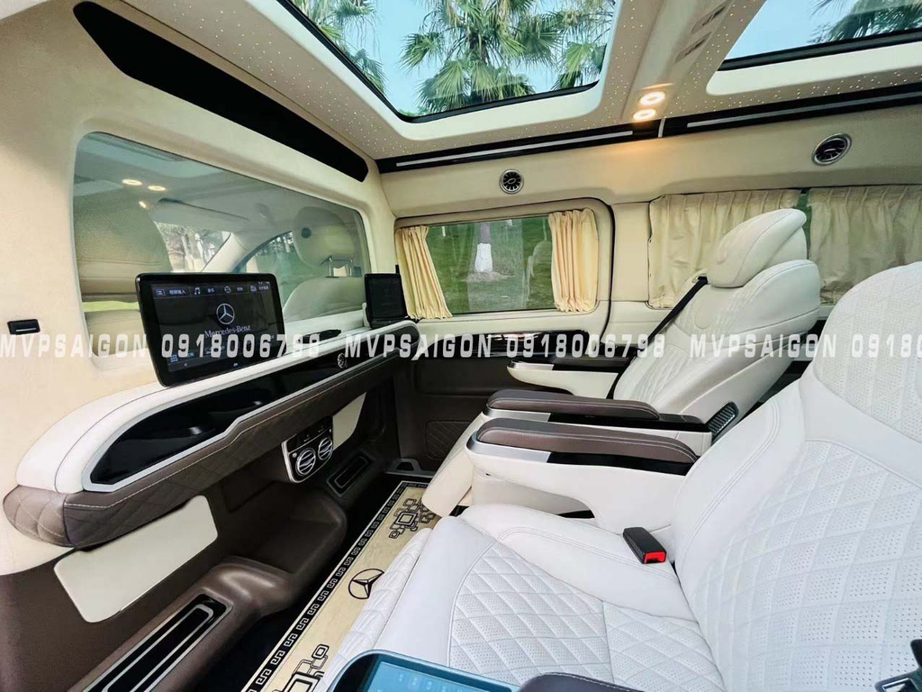 Vách ngăn thương gia Mercedes Benz V250