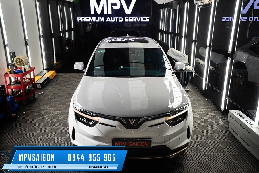 VINFAST VF8 ĐỘ NÂNG CHÂN CHỈNH ĐIỆN VỚI CHI PHÍ HỢP LÝ