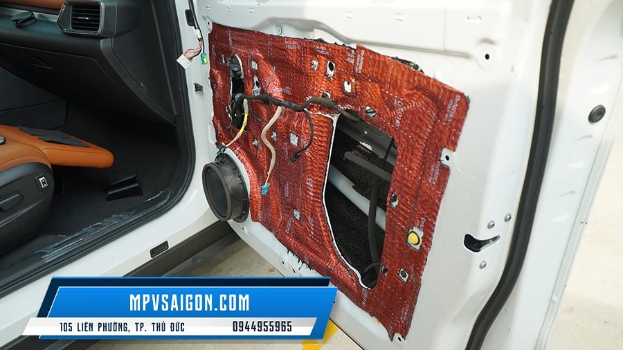 VINFAST VF8 THI CÔNG CÁCH ÂM TOÀN DIỆN VỚI DR ARTEX