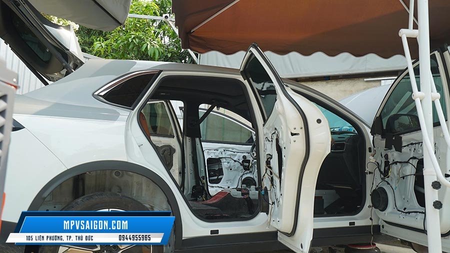 VINFAST VF8 THI CÔNG CÁCH ÂM TOÀN DIỆN VỚI DR ARTEX