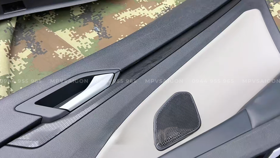 Volkswagen Golf 8: Bọc da tapi cửa chất lượng tại MPVSAIGON