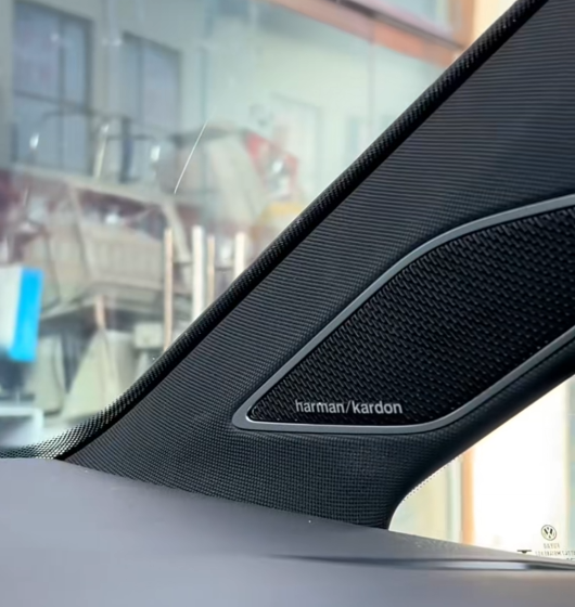 Volkswagen Golf 8 với gói nâng cấp R-Line: Đẳng cấp thể thao và công nghệ hiện đại