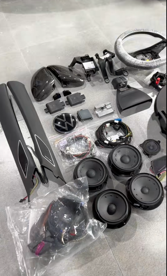 Volkswagen Golf 8 với gói nâng cấp R-Line: Đẳng cấp thể thao và công nghệ hiện đại