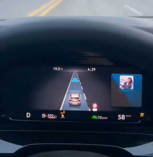 Volkswagen Golf 8 với gói nâng cấp R-Line: Đẳng cấp thể thao và công nghệ hiện đại