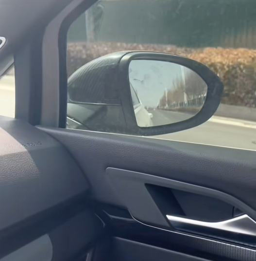 Volkswagen Golf 8 với gói nâng cấp R-Line: Đẳng cấp thể thao và công nghệ hiện đại