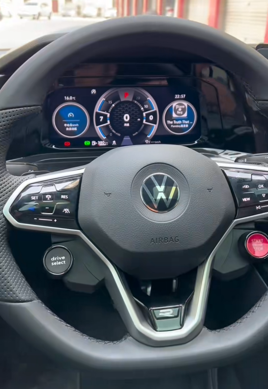 Volkswagen Golf 8 với gói nâng cấp R-Line: Đẳng cấp thể thao và công nghệ hiện đại