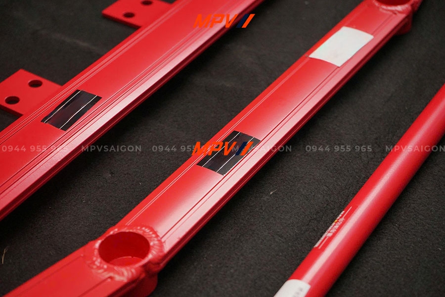 VOLKSWAGEN GOLF: BỘ THANH GIẰNG CÂN BẰNG XE (STRUT BAR)