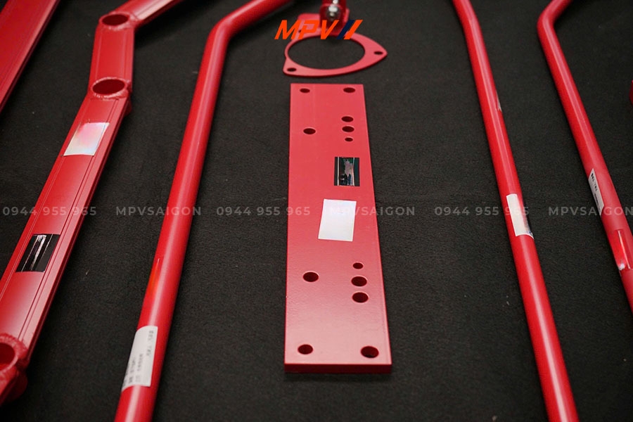 VOLKSWAGEN GOLF: BỘ THANH GIẰNG CÂN BẰNG XE (STRUT BAR)