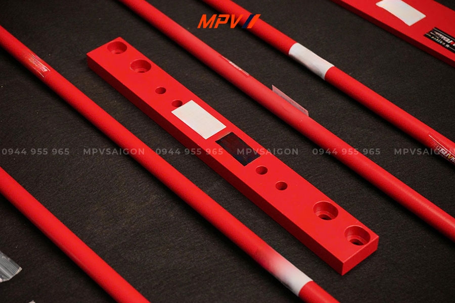 VOLKSWAGEN GOLF: BỘ THANH GIẰNG CÂN BẰNG XE (STRUT BAR)