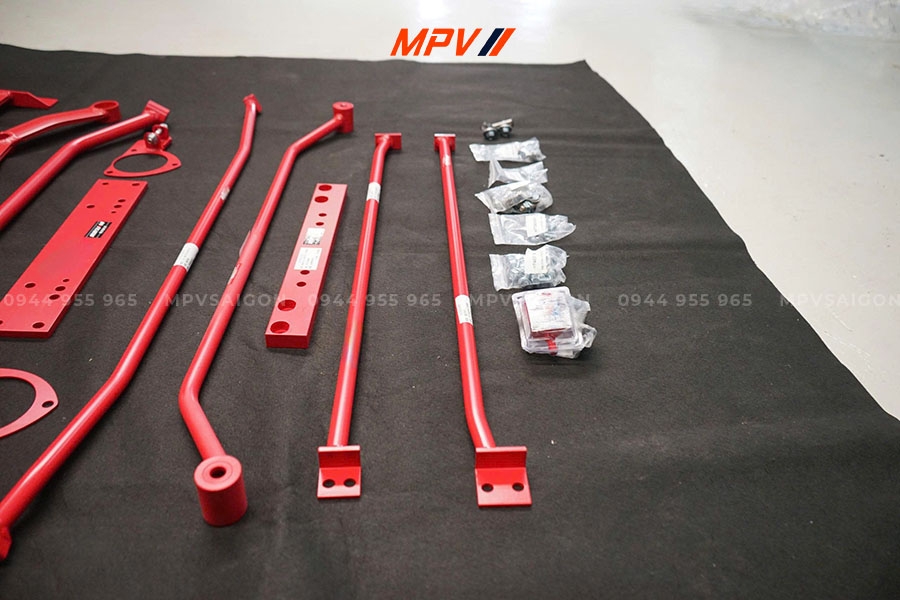 VOLKSWAGEN GOLF: BỘ THANH GIẰNG CÂN BẰNG XE (STRUT BAR)
