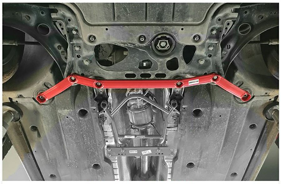 VOLKSWAGEN GOLF: BỘ THANH GIẰNG CÂN BẰNG XE (STRUT BAR)