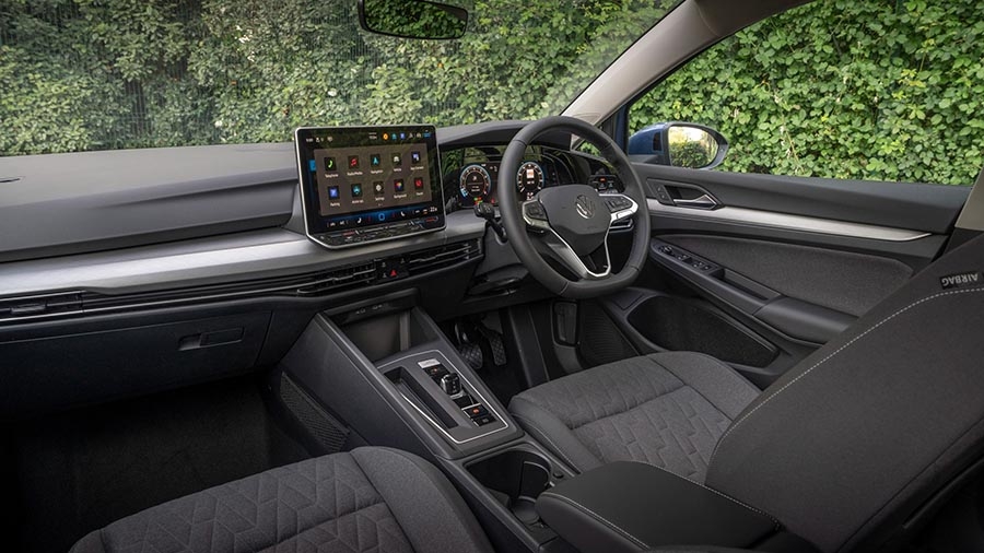 VOLKSWAGEN GOLF – ĐỊNH NGHĨA LẠI CHUẨN MỰC HATCHBACK CAO CẤP