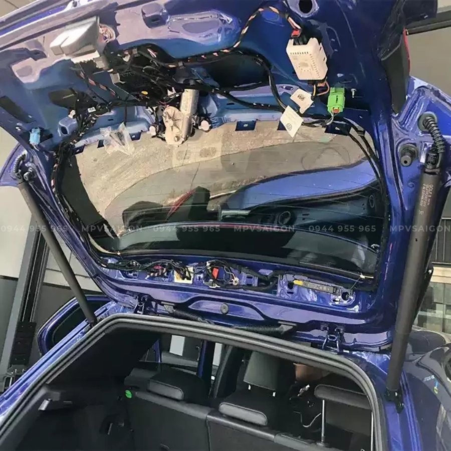 VOLKSWAGEN GOLF - NÂNG CẤP CỐP ĐIỆN HIỆN ĐẠI