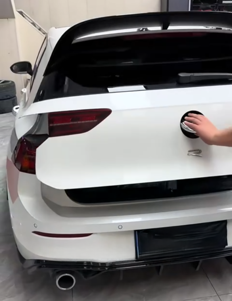 VOLKSWAGEN GOLF - NÂNG CẤP CỐP ĐIỆN HIỆN ĐẠI