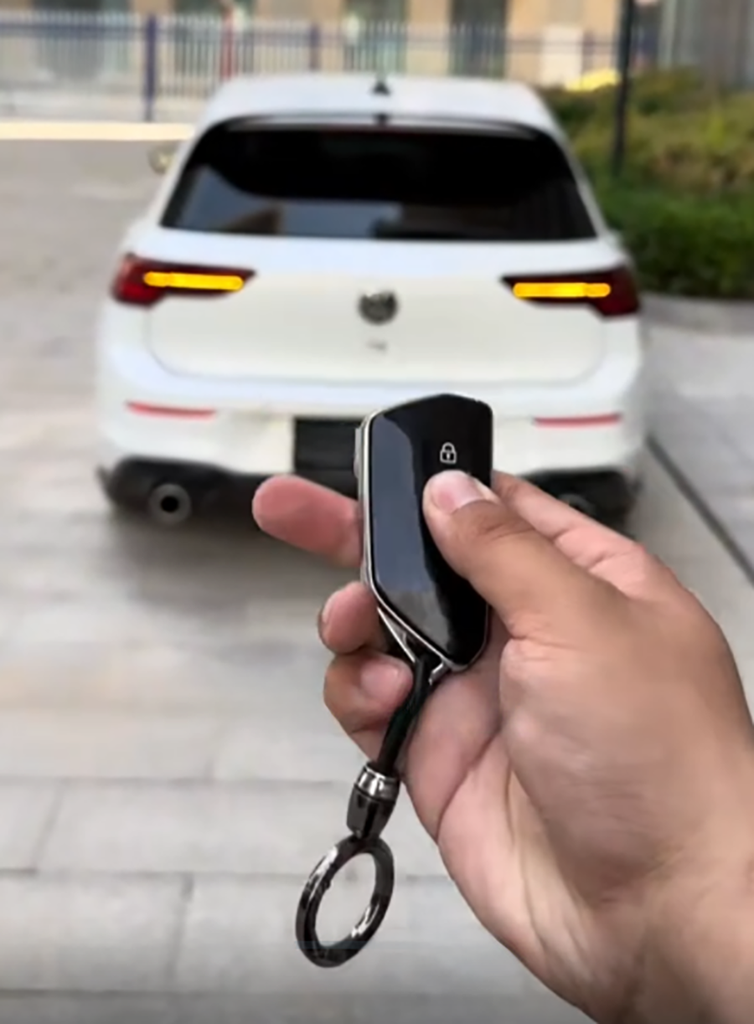 VOLKSWAGEN GOLF - NÂNG CẤP CỐP ĐIỆN HIỆN ĐẠI