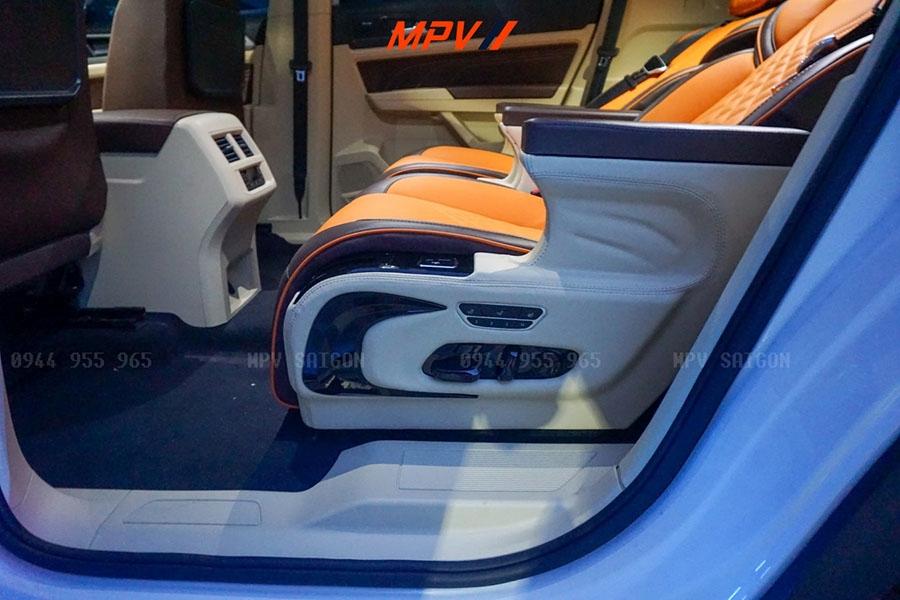 Volkswagen Teramont đổi màu nội thất: Phối màu sang trọng, thi công chuẩn zin