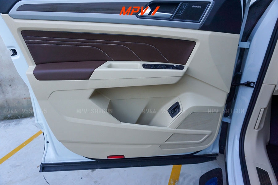 Volkswagen Teramont đổi màu nội thất: Phối màu sang trọng, thi công chuẩn zin