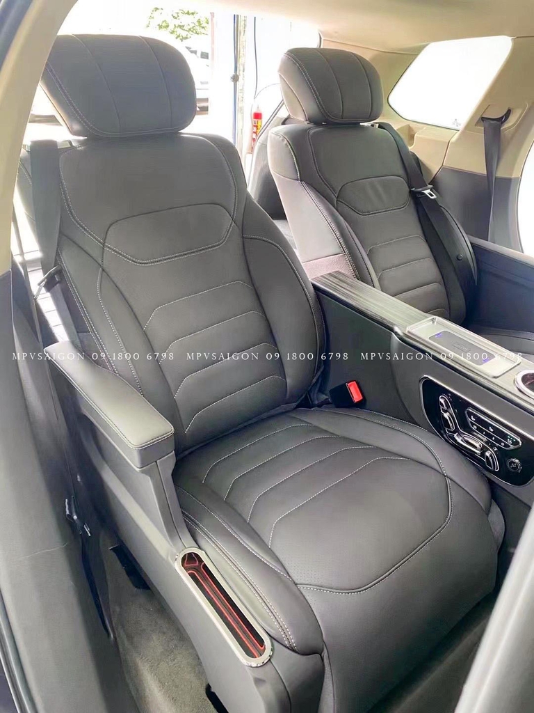 Volkswagen Touareg độ ghế thương gia limousine