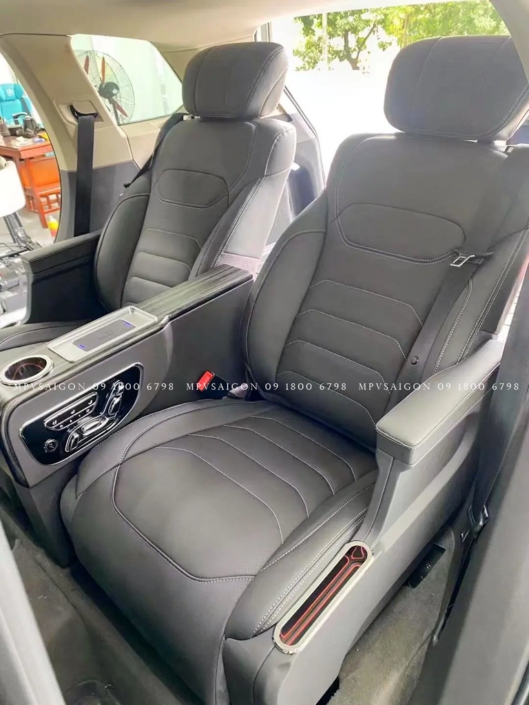 Volkswagen Touareg độ ghế thương gia limousine