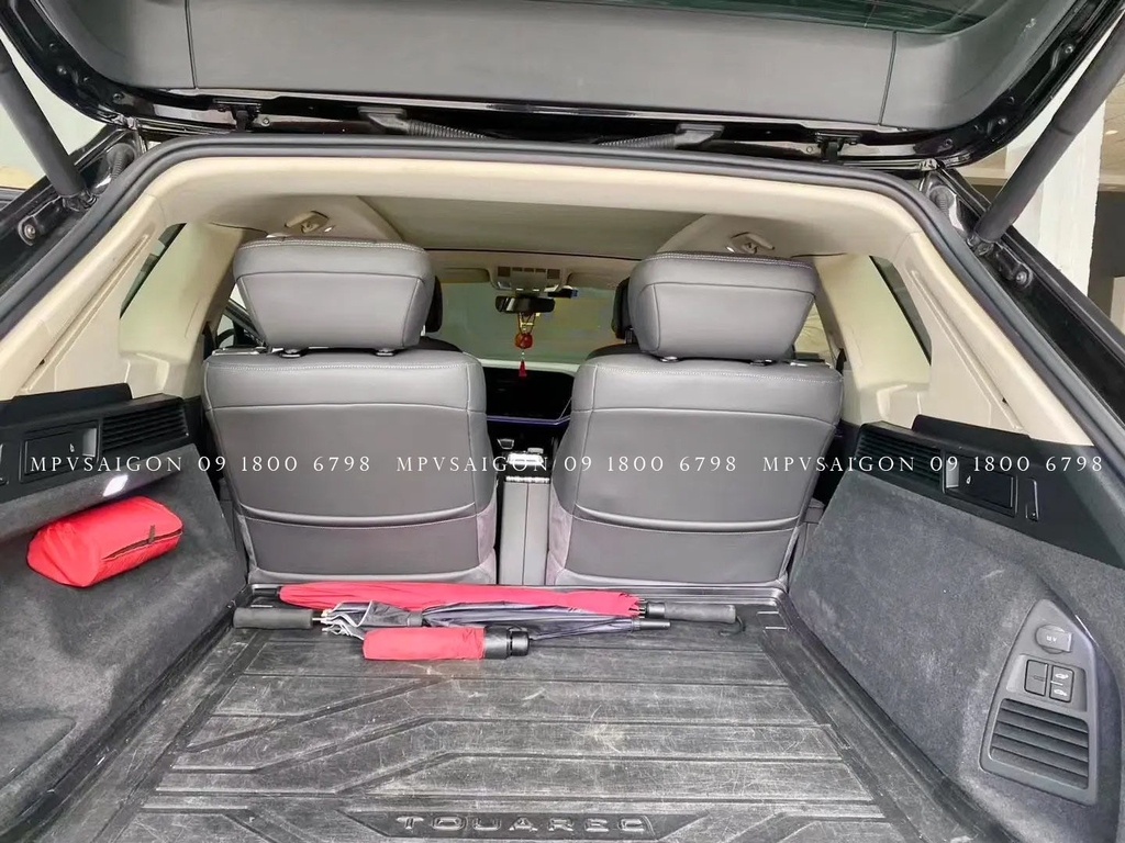 Volkswagen Touareg độ ghế thương gia limousine