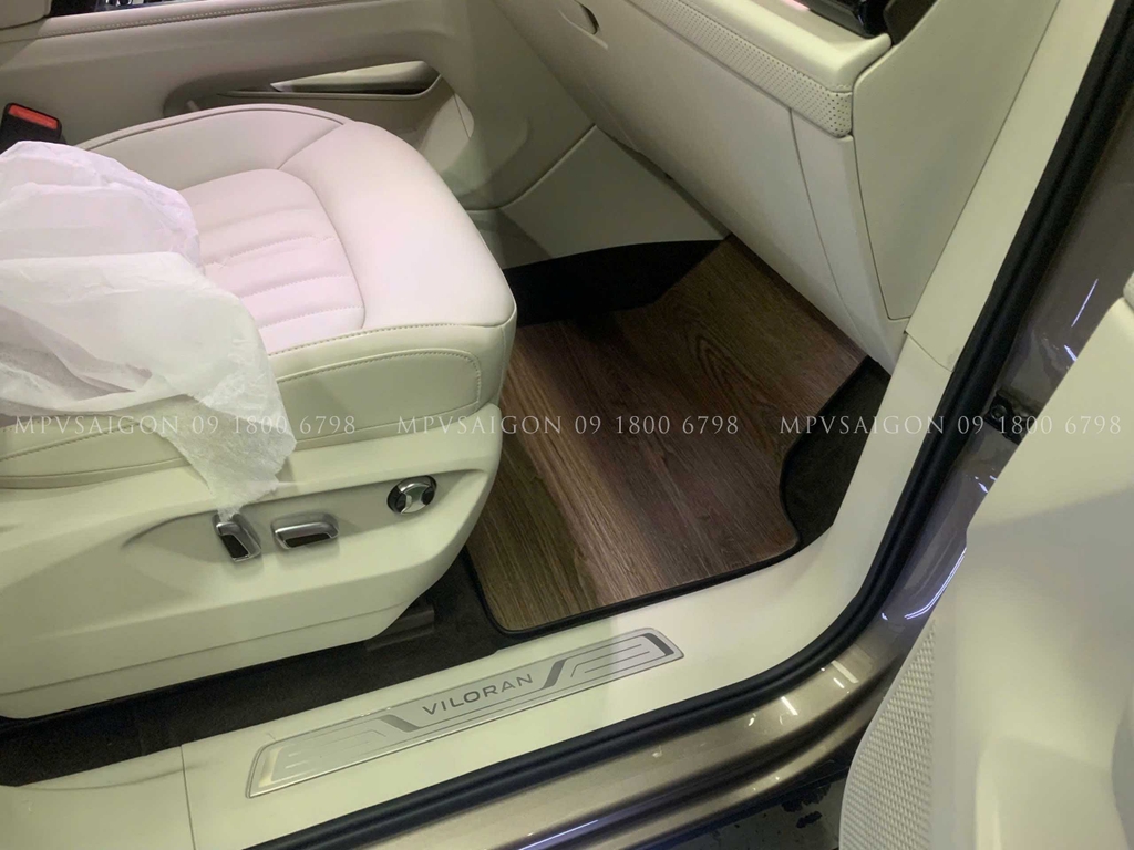 Volkswagen Viloran độ ghế limousine Alphard cao cấp