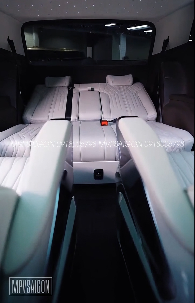 Volkswagen Viloran độ ghế limousine Alphard cao cấp