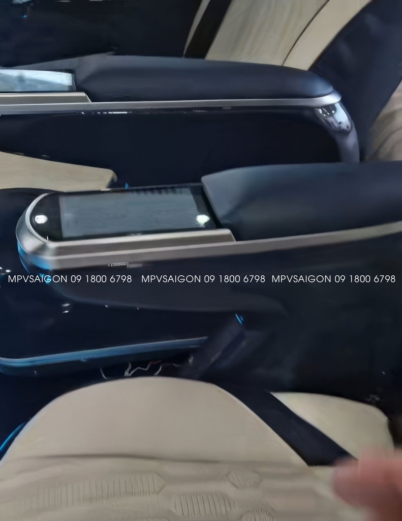 Volkswagen Viloran độ ghế Limousine Crystal 2.0/ Crystal 4.0