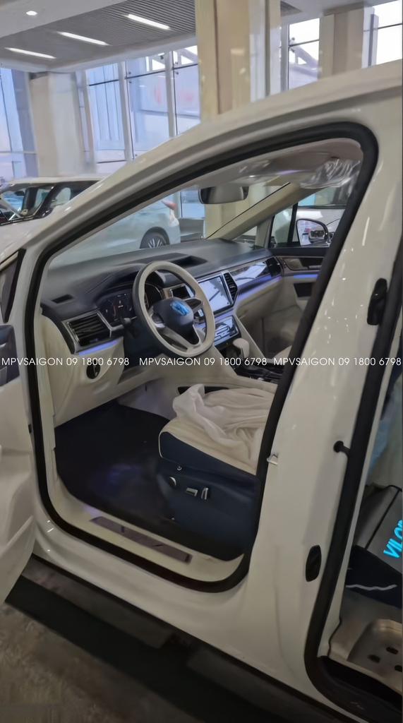 Volkswagen Viloran độ ghế Limousine Crystal 2.0/ Crystal 4.0