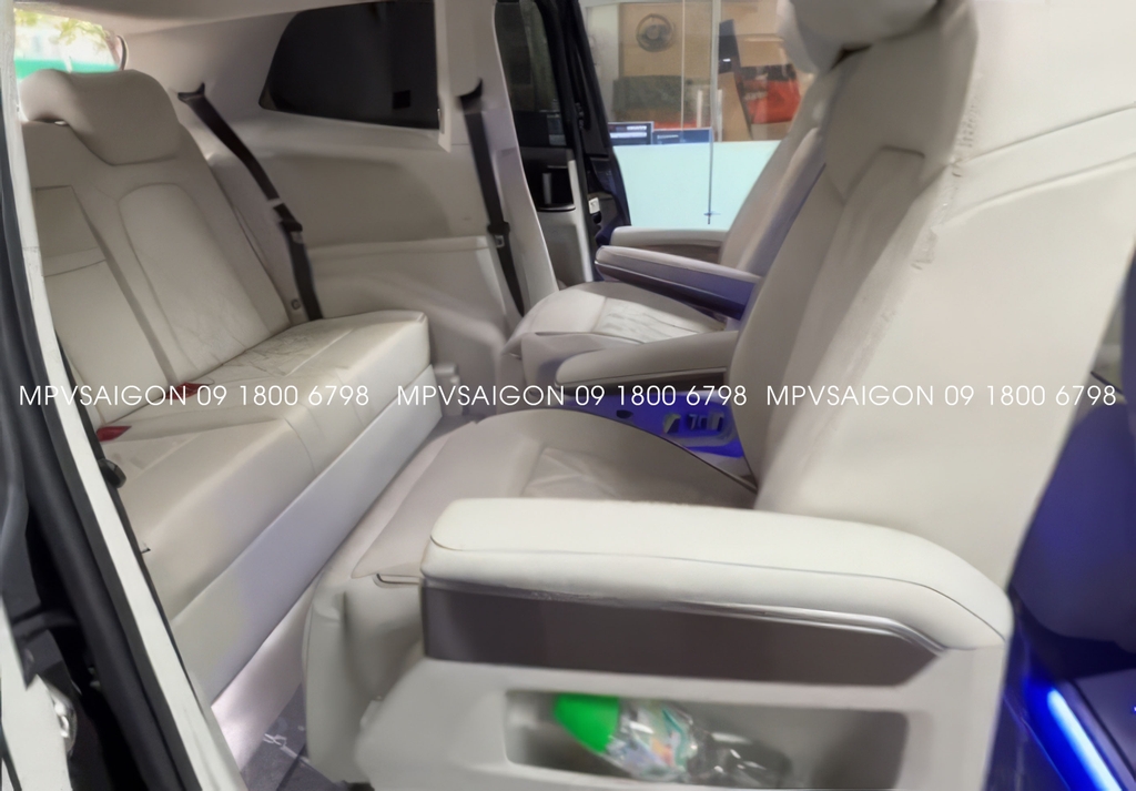 Volkswagen Viloran độ ghế zin trượt điện xoay 180 độ