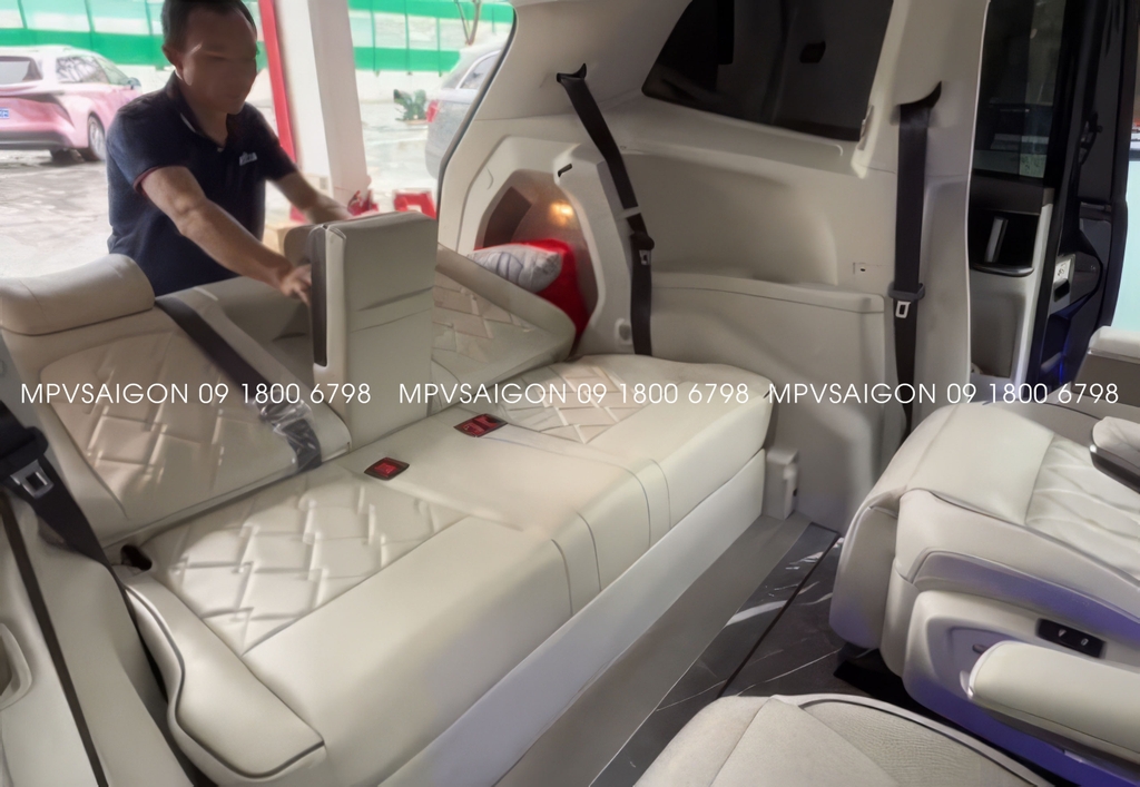 Volkswagen Viloran độ ghế zin trượt điện xoay 180 độ