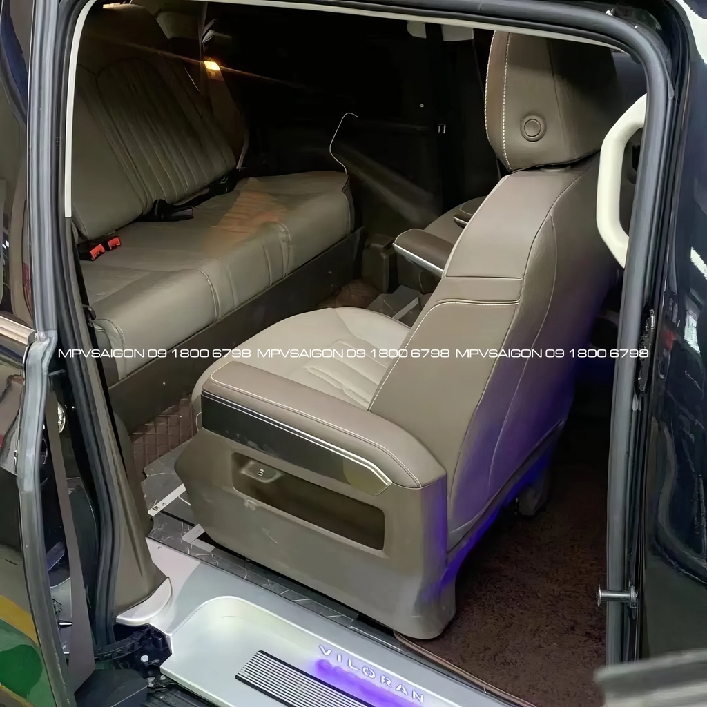 Volkswagen Viloran nâng cấp ghế xoay 180 độ và băng ba ngả giường