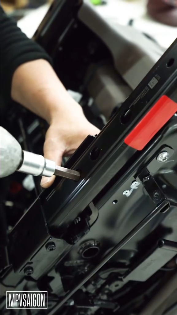 Volkswagen Viloran Premium độ ghế chỉnh điện - trượt điện tự động