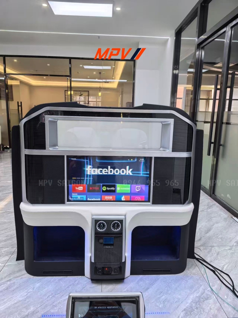 TOYOTA ALPHARD NÂNG CẤP BẢN 4 CHỖ LM CÓ VÁCH NGĂN