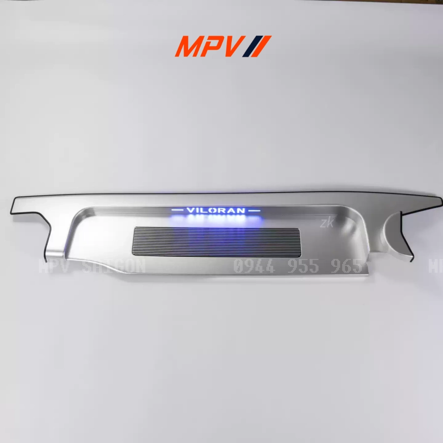 Ốp nhôm chống trầy bậc lên xuống có LED xe Viloran