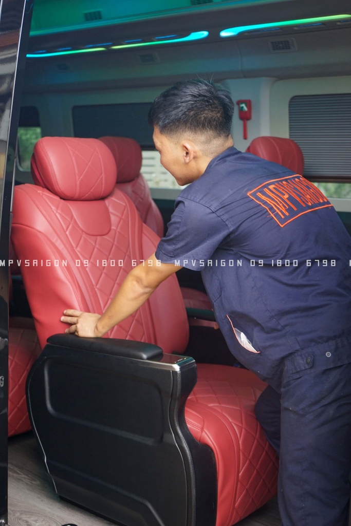 Hyundai Solati - Độ limousine thương gia 10 chỗ 12 chỗ