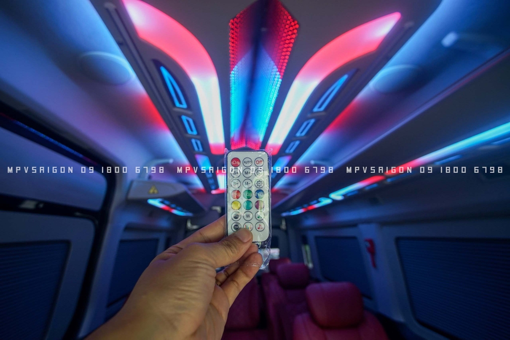 Hyundai Solati - Độ limousine thương gia 10 chỗ 12 chỗ