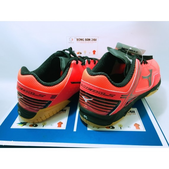 Giày Mizuno Wave Medal Z