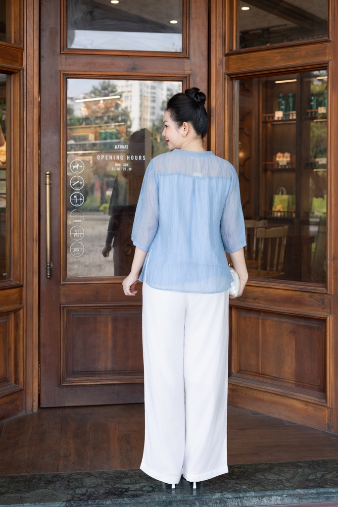 M COLLECTION | Áo Kiểu Nữ Trung Niên Tặng Mẹ Tơ Lót Lụa Hàn Thêu Hoa Cài Nút Tay Lỡ Xẻ 2 Mảnh A12848LW01