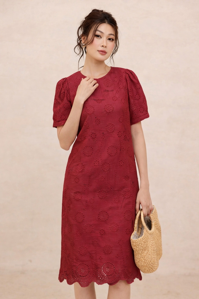 Đầm Ren Suông Cotton Thêu Đục Lỗ Lót Thun D12481LW02