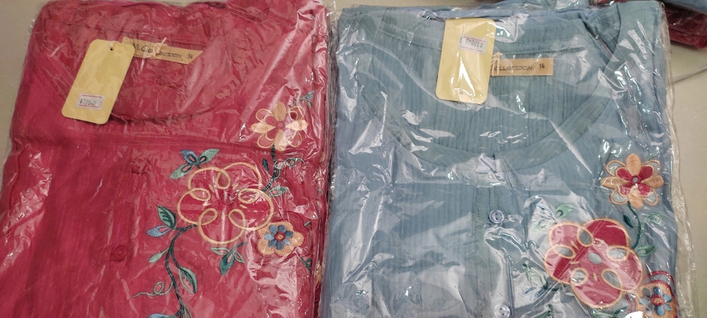 M COLLECTION | Áo Kiểu Nữ Trung Niên Tặng Mẹ Tơ Lót Lụa Hàn Thêu Hoa Cài Nút Tay Lỡ Xẻ 2 Mảnh A12848LW01