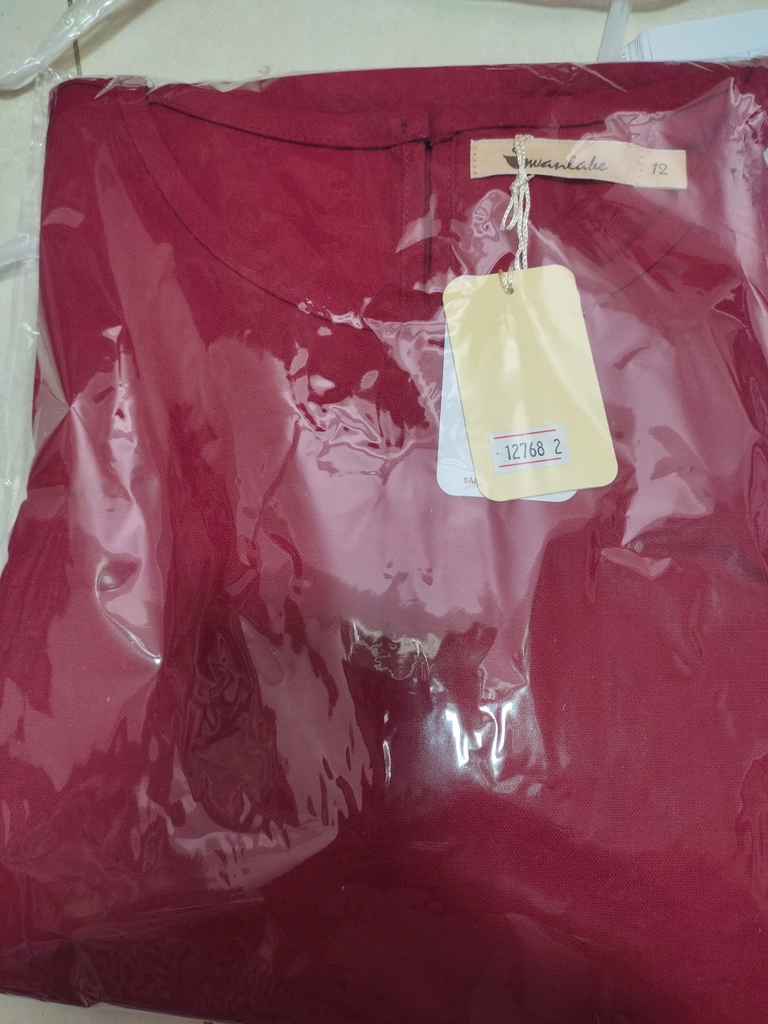 SWANLAKE | Váy Đầm Nữ Suông Vải Linen Tay Bí Lỡ Thêu Hoa Cổ Tròn Có Túi Công Sở Thanh Lịch D12768LW01