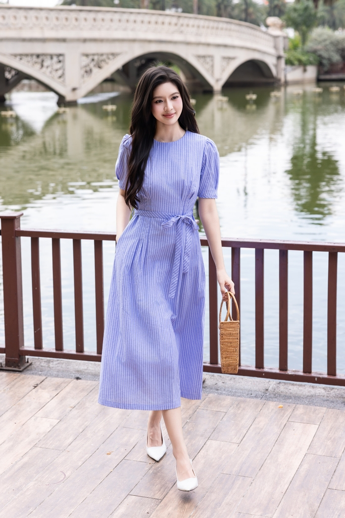 SWANLAKE | Váy Đầm Nữ Xòe Chiết Eo Tôn Dáng Vải Cotton Linen Sọc Cổ Tròn Tay Ngắn Thanh Lịch D13711LW01