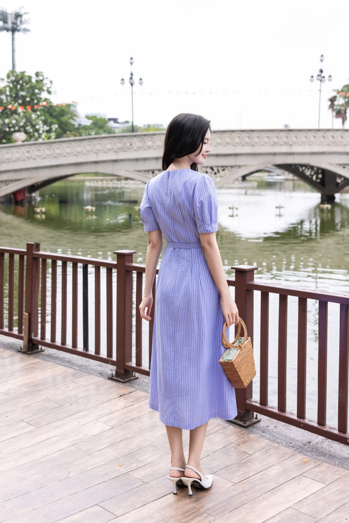 SWANLAKE | Váy Đầm Nữ Xòe Chiết Eo Tôn Dáng Vải Cotton Linen Sọc Cổ Tròn Tay Ngắn Thanh Lịch D13711LW01