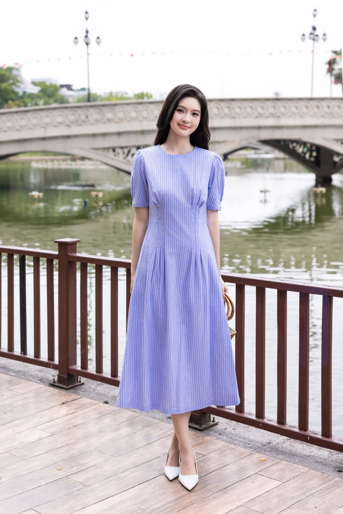 SWANLAKE | Váy Đầm Nữ Xòe Chiết Eo Tôn Dáng Vải Cotton Linen Sọc Cổ Tròn Tay Ngắn Thanh Lịch D13711LW01