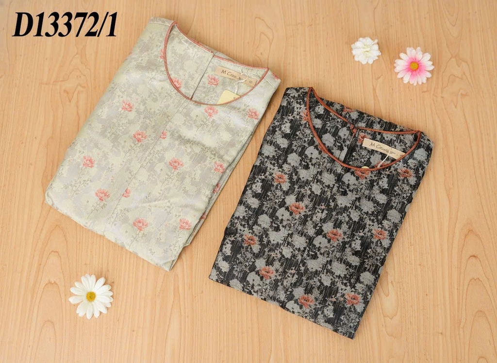 M COLLECTION | Váy Đầm Nữ Trung Niên Tặng Mẹ Cổ Tròn Vải Gấm Hoa Taffta Tay Dài Đi Tiệc D13372LW01