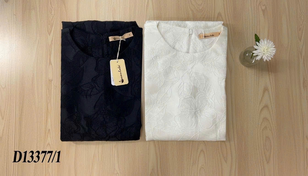 SWANLAKE | Váy Đầm Midi Nữ Phom A Vải Gấm Tafta Hoa Cổ Tròn Tay Lỡ Có Túi Công Sở Đi Tiệc D13377LW01